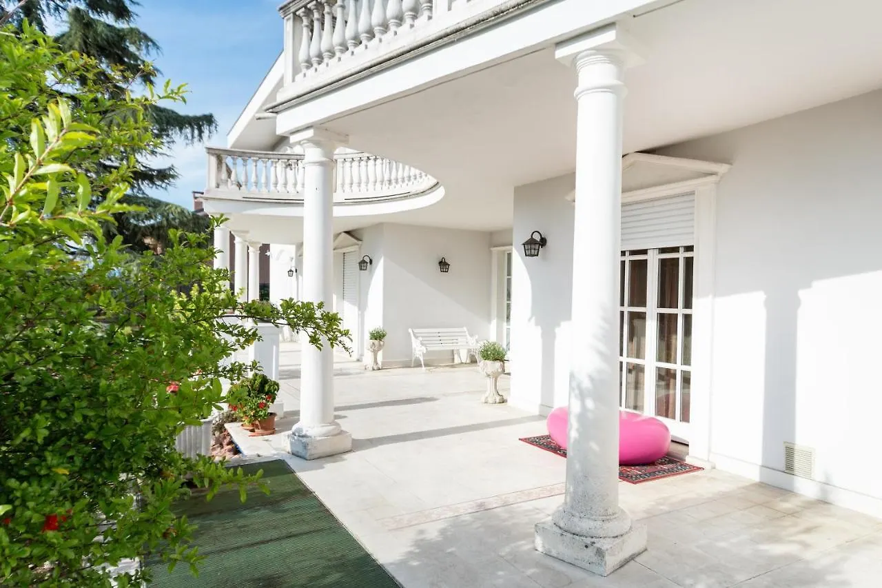 Appartamento White House Lainate Italia