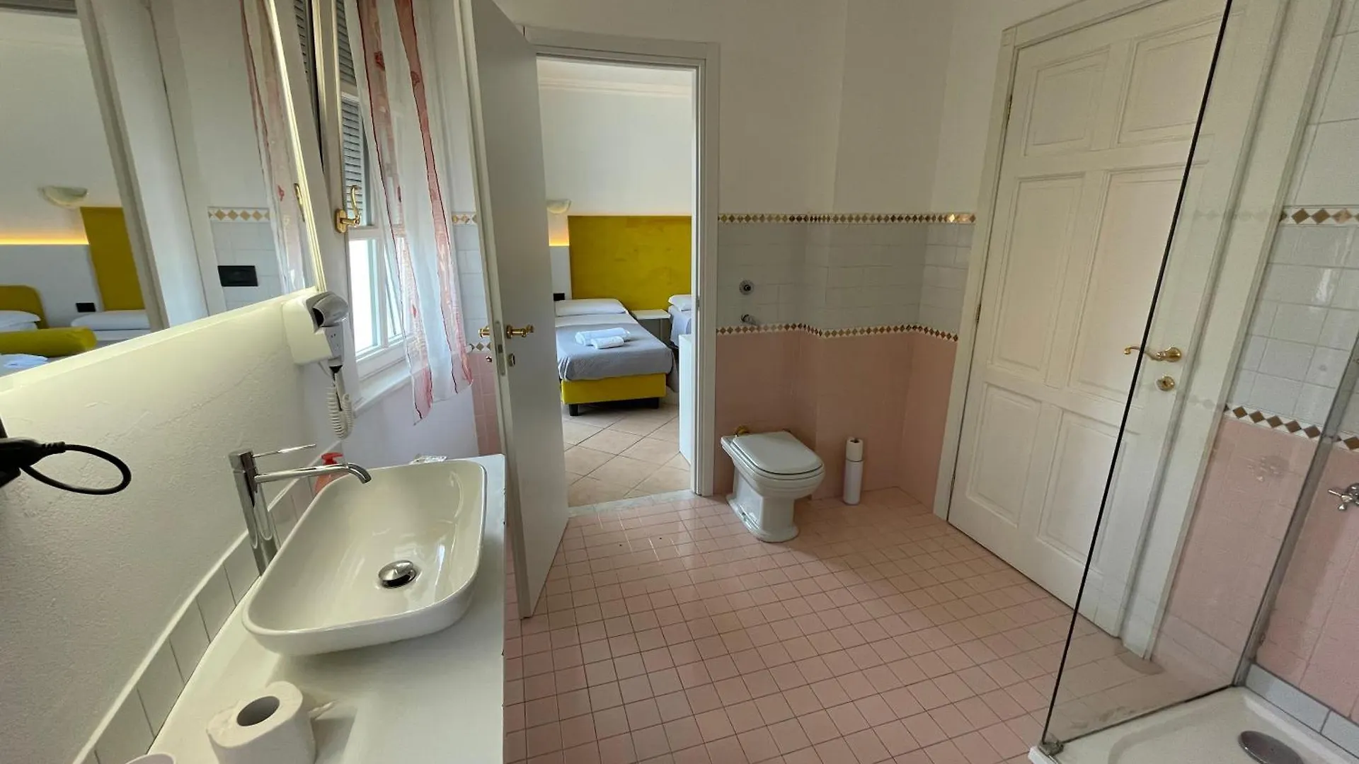 White House Apartment Lainate Italy